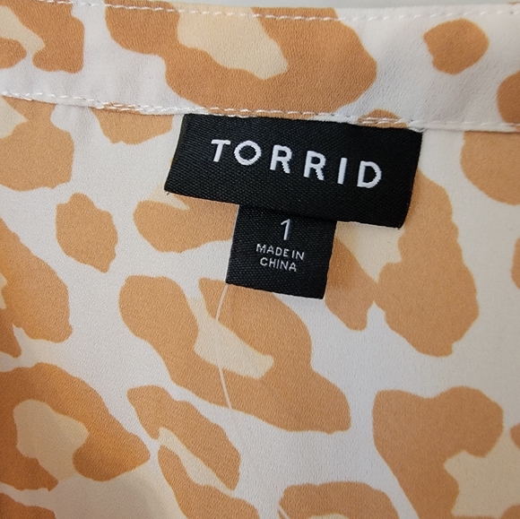 Torrid White Leopard Georgette Top - Picture 2 of 4